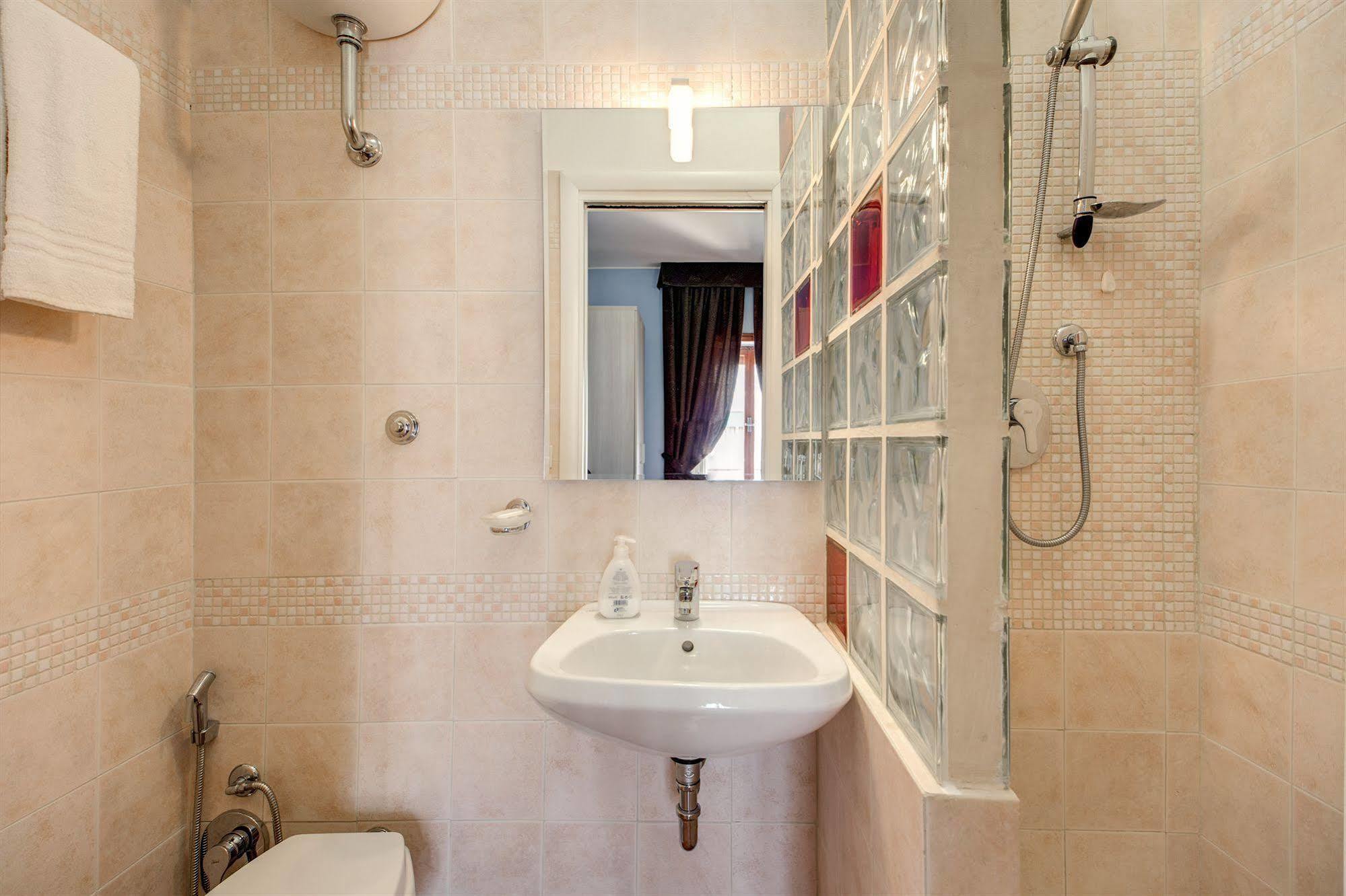 Domus Cornelia Bed and Breakfast Rome Buitenkant foto